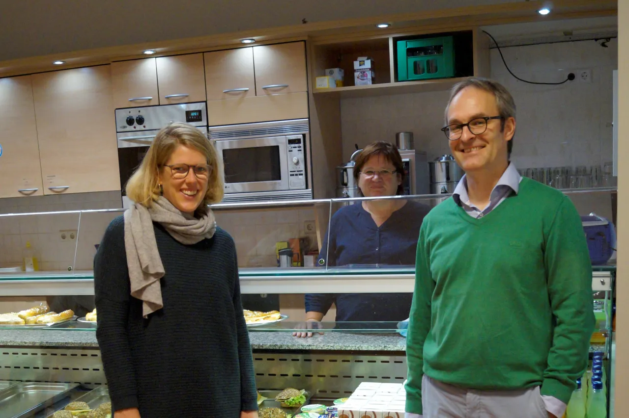 Begehung der Cafeteria im Schulzentrum Blumenthal
