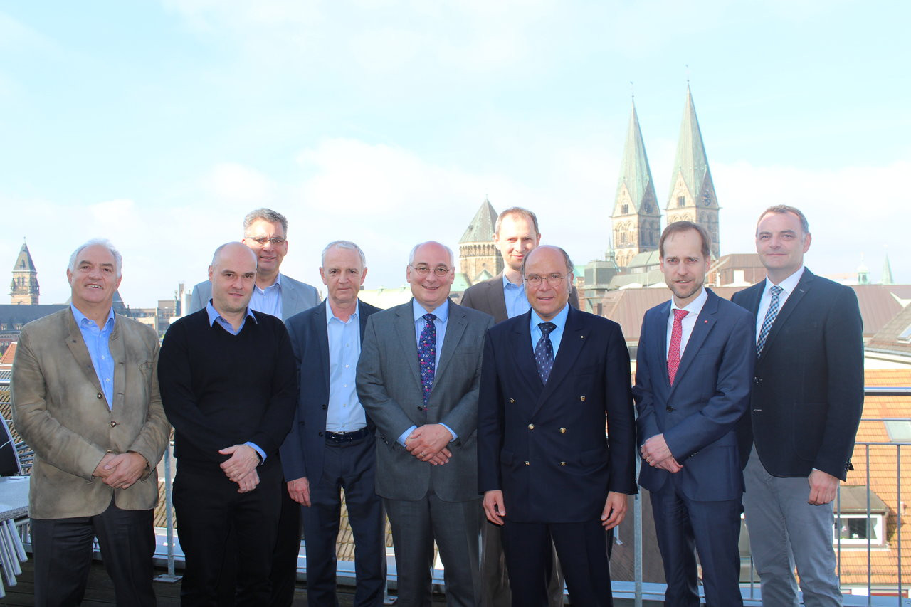 Die Gründungsmitglieder des Fördervereins von energiekonsens